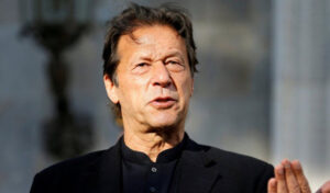 সামরিক বাহিনী ইমরানের দলের ‘বিজয় ঠেকানোর চেষ্টা করছে’